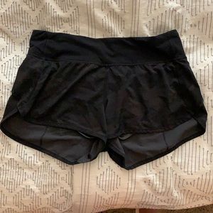 Size 4 camo lululemon shorts